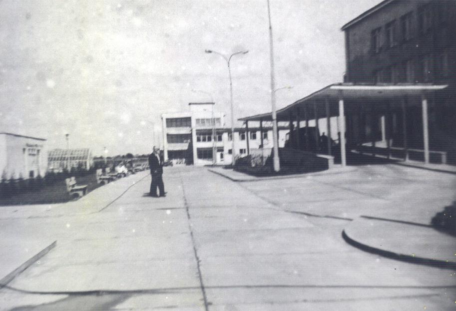 Na zdjęciu szpital od strony wejścia w latach siedemdziesiątych