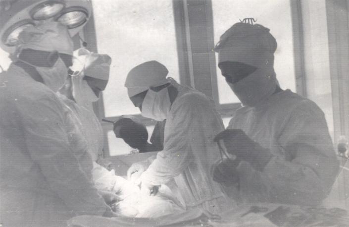 Na zdjęciu operacja pacjenta na oddziale chirurgicznym